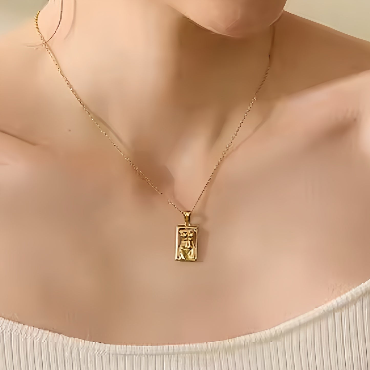Silhouette Necklace
