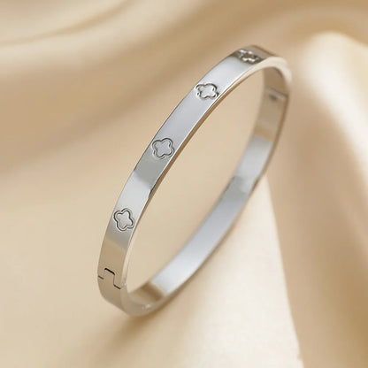 Clover Bangle