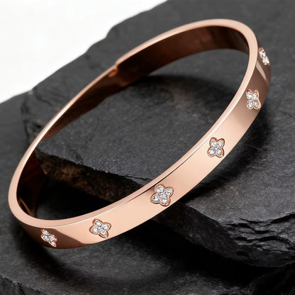 Clover Stones Bangle