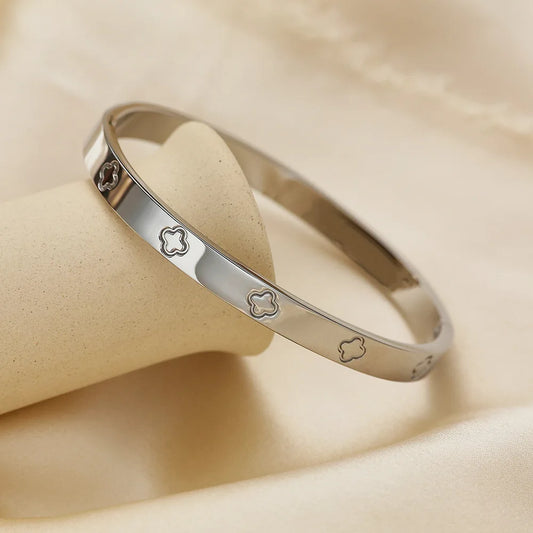 Clover Bangle