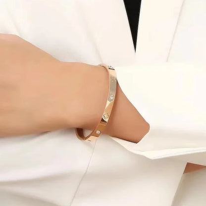 Clover Print With Stones Bangle
