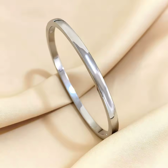 Minimalist Basic Bangle