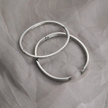 Minimalist Bangle